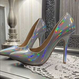 Wild Diva Holographic Silver Pointed-Toe Stiletto Pumps